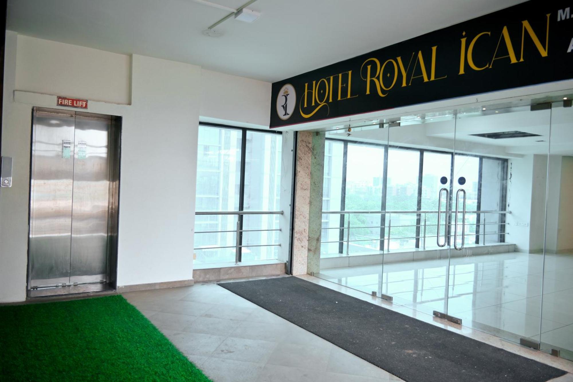 Hotel Royal Ican Sindhubhavan Road Ahmedabad Extérieur photo