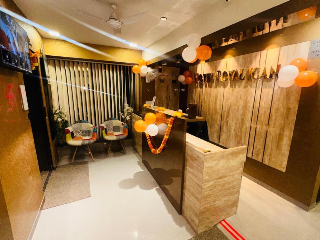Hotel Royal Ican Sindhubhavan Road Ahmedabad Extérieur photo