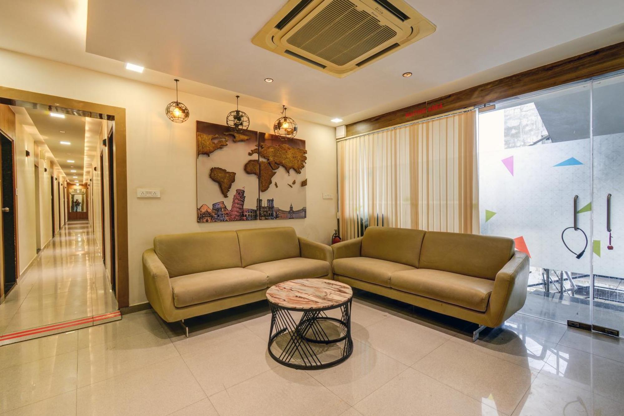 Hotel Royal Ican Sindhubhavan Road Ahmedabad Extérieur photo